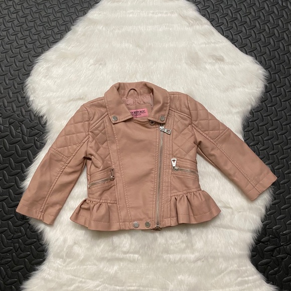 Coat - Picture 1 of 4